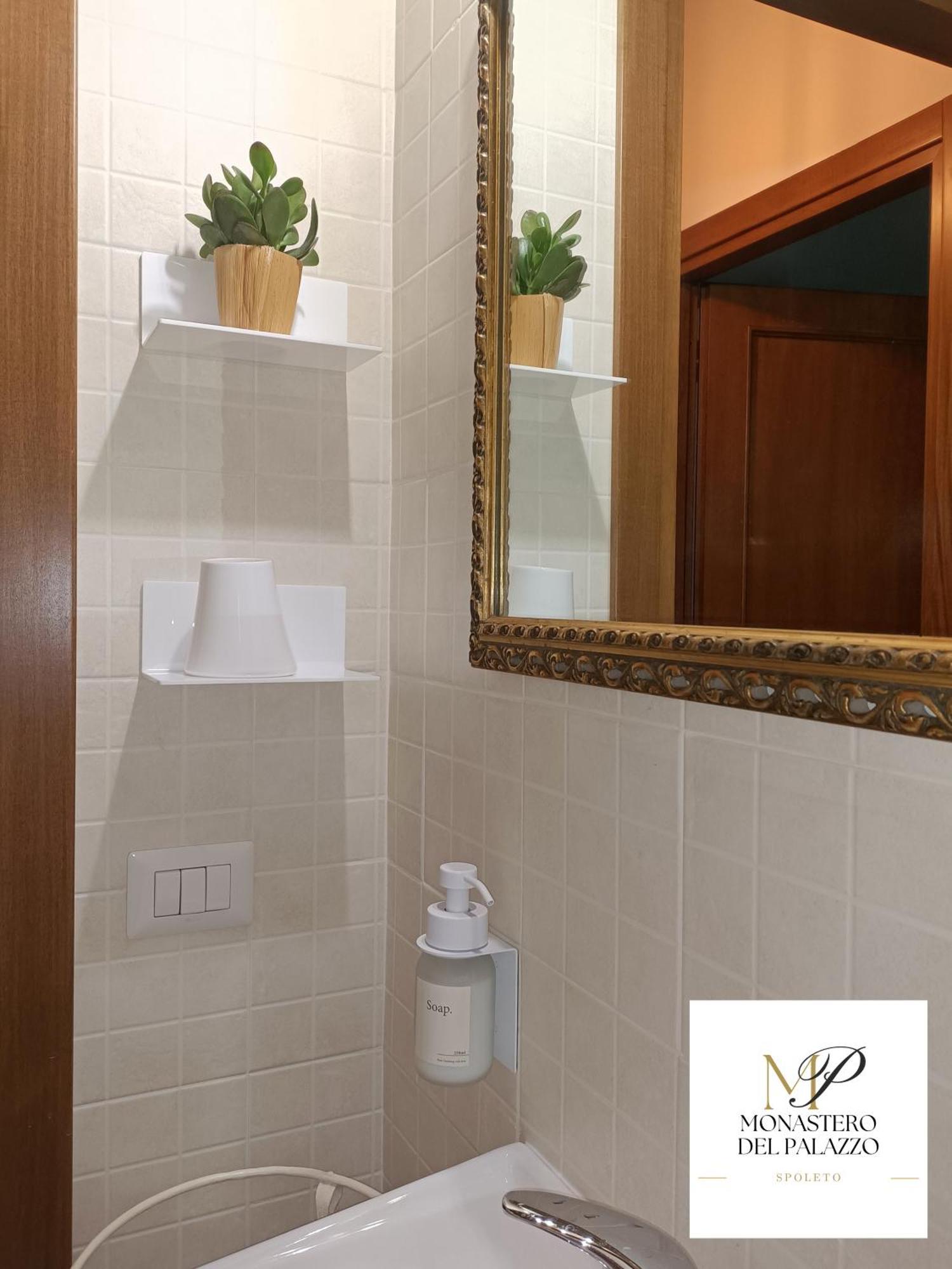 Monastero Del Palazzo Casa Vacanze 斯波莱托 外观 照片